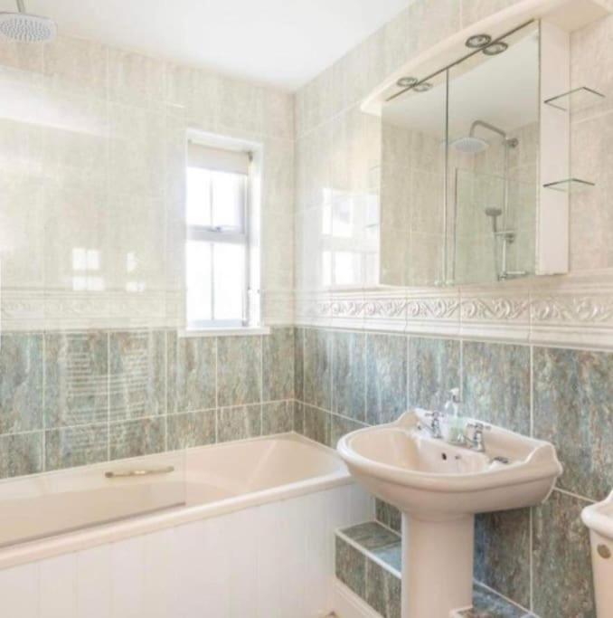 ליים ריג'יס Beautiful Large Property, Sleeps 9 Walking Distance To The Sea , Beaches And Restaurants Fantastic Interior מראה חיצוני תמונה