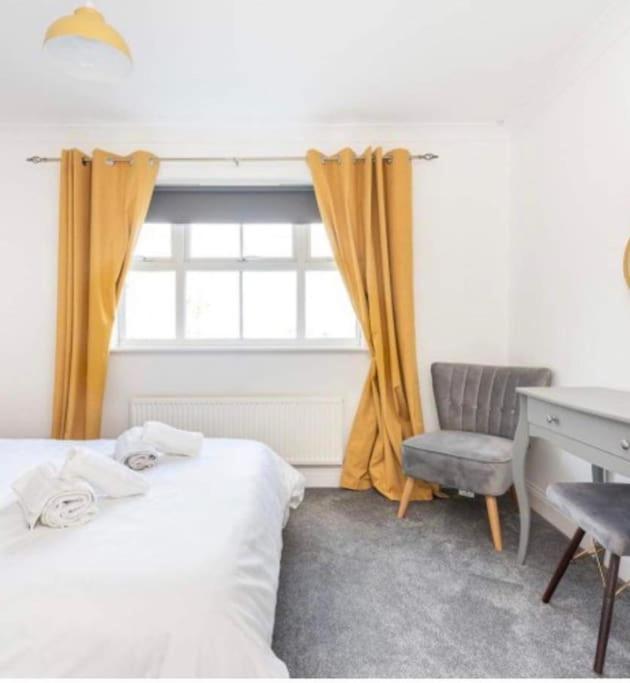 ליים ריג'יס Beautiful Large Property, Sleeps 9 Walking Distance To The Sea , Beaches And Restaurants Fantastic Interior מראה חיצוני תמונה