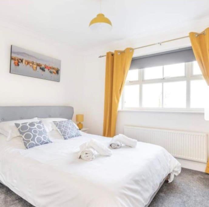 ליים ריג'יס Beautiful Large Property, Sleeps 9 Walking Distance To The Sea , Beaches And Restaurants Fantastic Interior מראה חיצוני תמונה