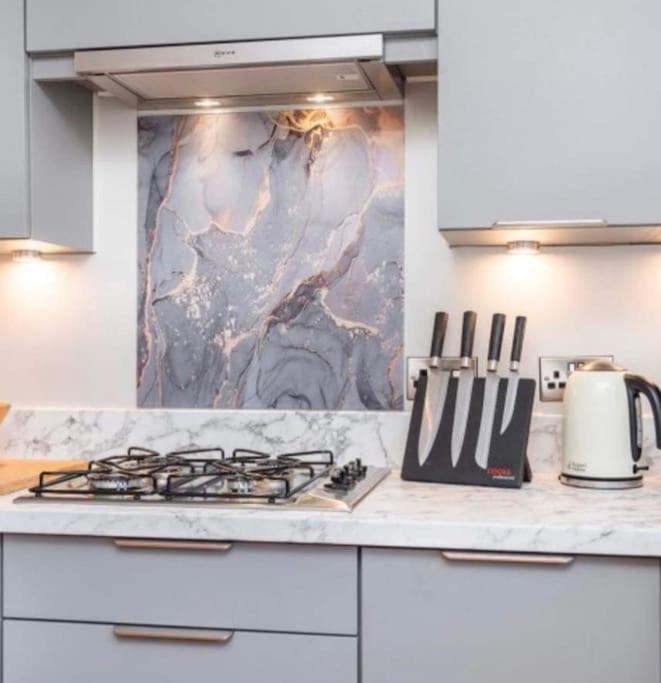 ליים ריג'יס Beautiful Large Property, Sleeps 9 Walking Distance To The Sea , Beaches And Restaurants Fantastic Interior מראה חיצוני תמונה